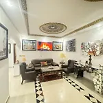 Downtown Luxurious Apartment